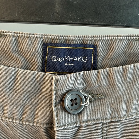 Men’s Gap khaki shorts - Picture 2 of 4